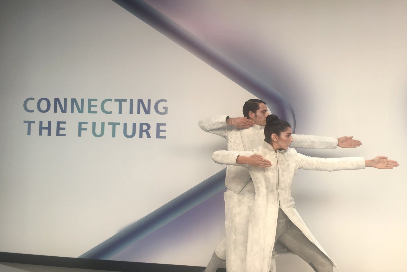 Presentación del Huawei Mate X de mano de Dancem Espectáculos en MWC 2019