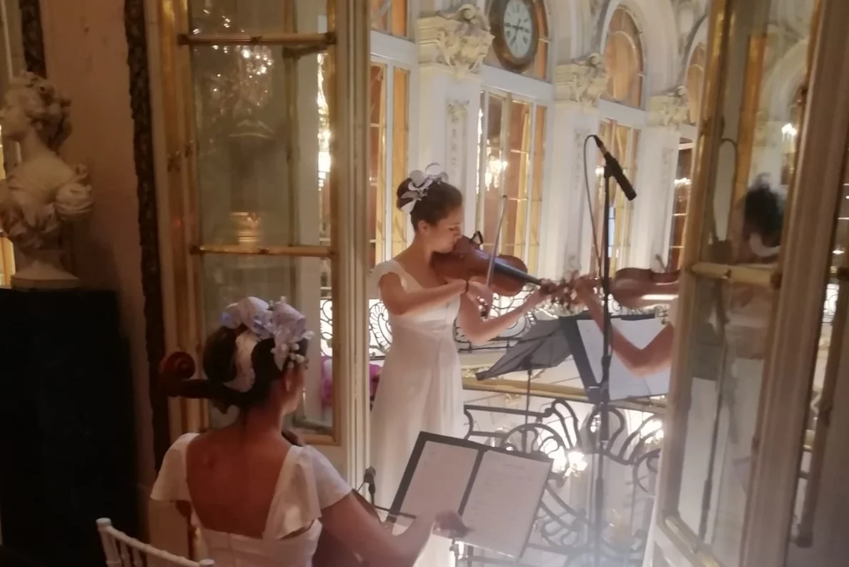 Dancem con su trio de cuerda en la boda de Paco Roncero