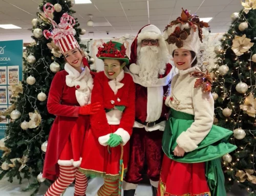 Little elves with Santa revolutionize Madrid